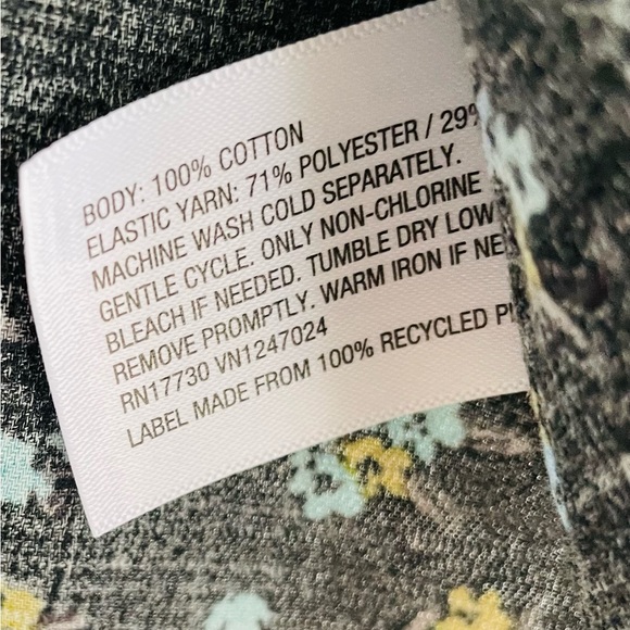 *DONATED* AVA & VIV NWT Black Floral Smocked Peplum Top Size 1X - Picture 4 of 12